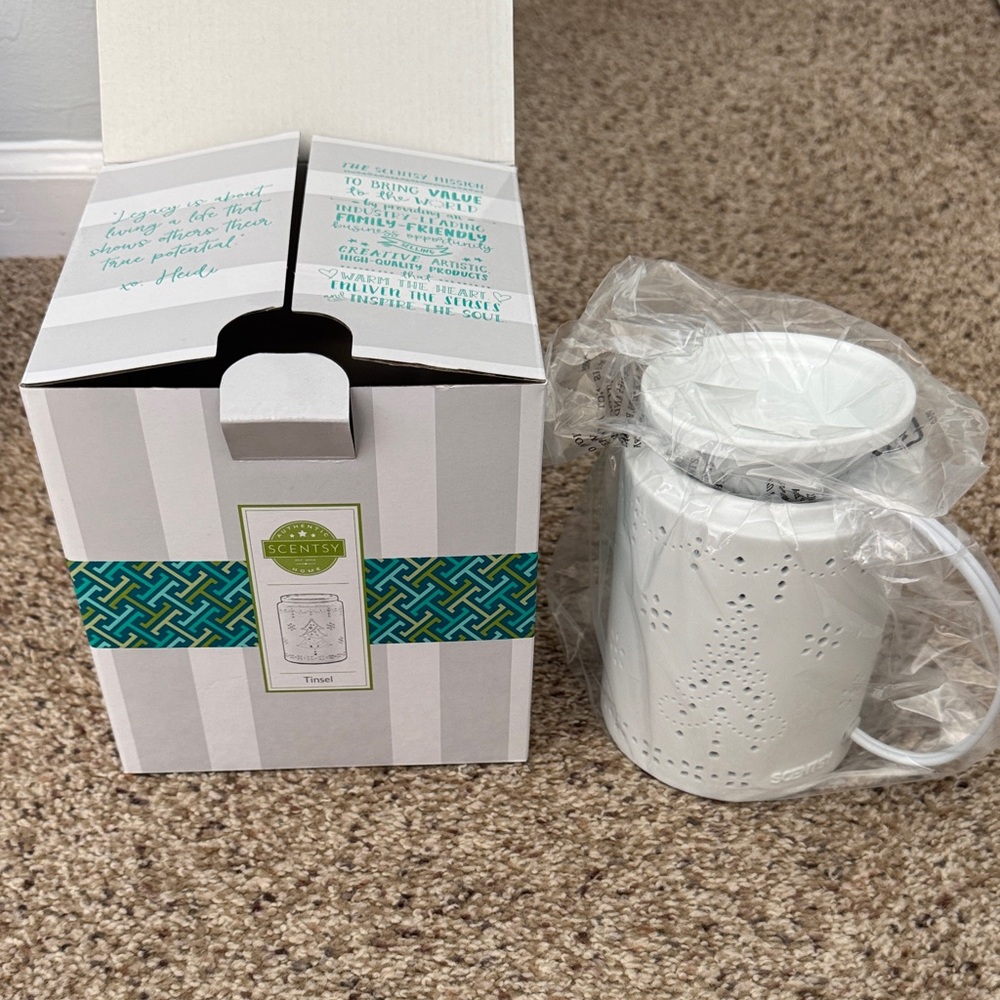 Scentsy warmer Tinsel New